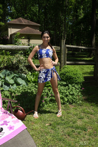 Gianna Gem Spreads Her Pussy Lips For Toys