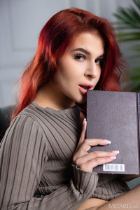 Pandora Red Amorous Redhead Kicks Her Long Legs In A Wide Split