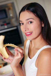 Shelena Shares Every Mouthwatering Detail Of Her Gorgeous Body