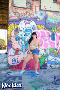 Aleksa Mink Teases Outdoors With Magic Wand Turning Public Thrill Into Wild Passion