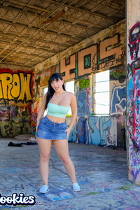 Aleksa Mink Teases Outdoors With Magic Wand Turning Public Thrill Into Wild Passion