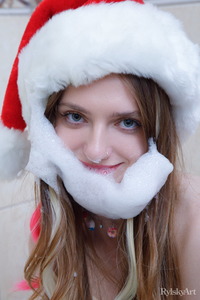 Rocky Di Beautiful Teen Takes A Shower