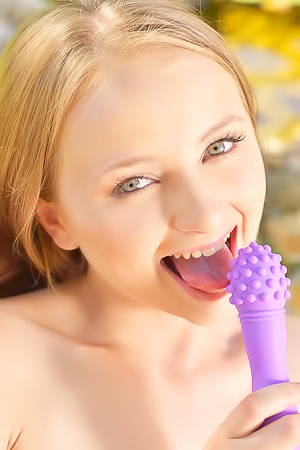 College Babe's Solo Vibrator Play