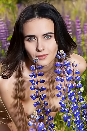 Captivating beauty of Ukrainian babe Mona