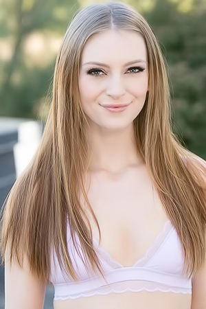 Maya Kendrick Glamour Babe