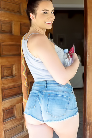 Busty Sidney