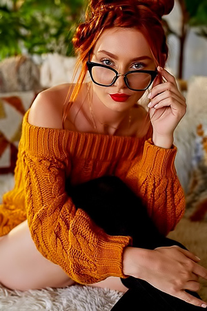 Lacy Lennon Posing In Sexy Glasses