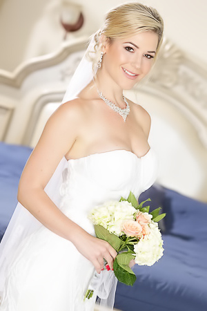 Lexi Lore And Kit Mercer Spanking And Tongue-fucking