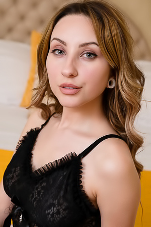 Aleida Is Damn Sexy