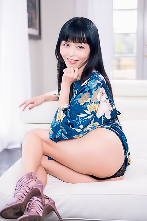 Marica Hase Stripping