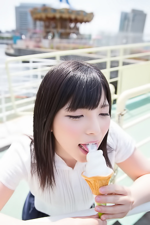 Sweet school girl Ai