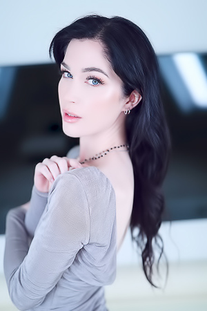 Stunning Beauty Evelyn