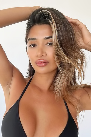 Fantastic Curves / Nicole Trinidad porn pics gallery