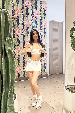 Lil Shopping Teen porn pics gallery
