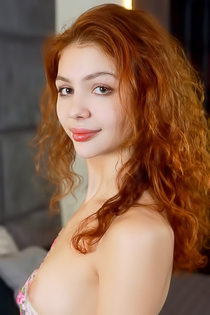 Bella Beatrice Russian Beauty Is Eager To Show You More