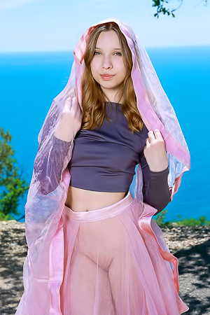 Estella Curvy Hips And Flawless Booty