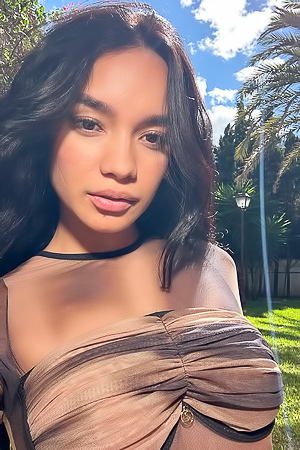 Dulce Taking Topless Selfie