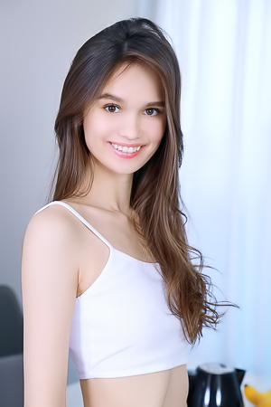 Anastasia Bella Exposing Her Plump-lipped Pussy