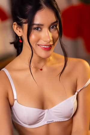 Charming Brunette Carolina Guerrero
