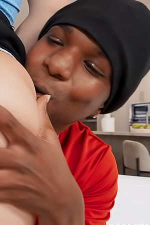 Lola Cheeks Fulfills Her Dream Of A Bubblyinterracial Affair